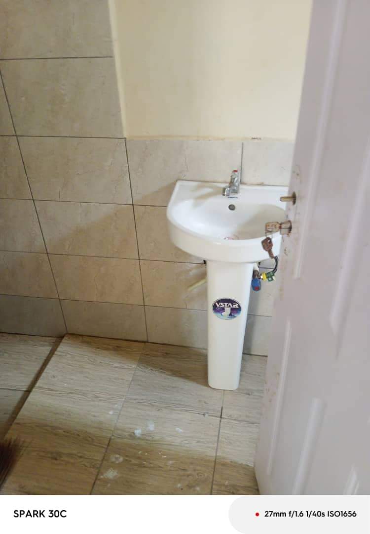 2 Bedroom Apartment in Palmville - image 5