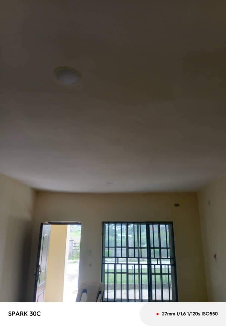 2 Bedroom Apartment in Palmville - image 2